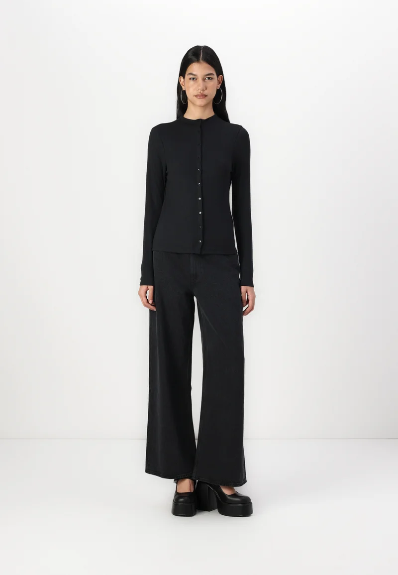 worldwide shipping Abercrombie & Fitch FEATHERWEIGHT GROWN ON MOCK BUTTON THROUGH  - Cardigan black beauty Clothing Knitwear & Cardigans Cardigans