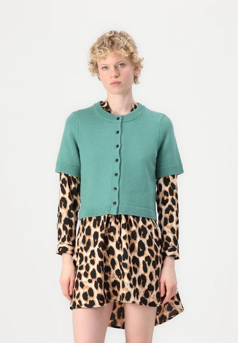 lowest price Abercrombie & Fitch JAN CREW NECK BUTTON FRONT - Cardigan deep sea Clothing Knitwear & Cardigans Cardigans