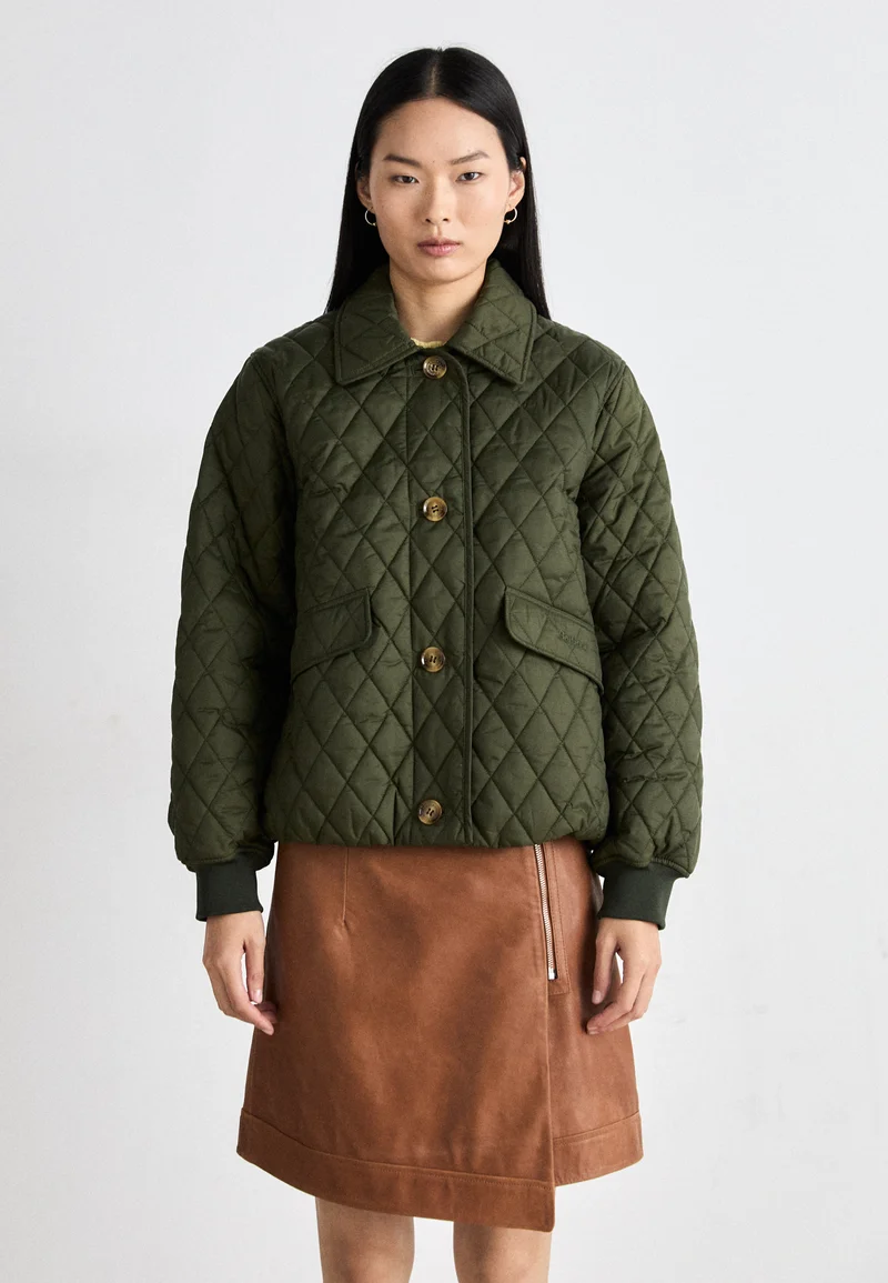 utterly stylish Barbour BARBOUR THE EDIT BY ALEXA JAMIE QUILTED JACKET - Light jacket olive/pollen Clothing Jackets & Blazers Bomber Jackets