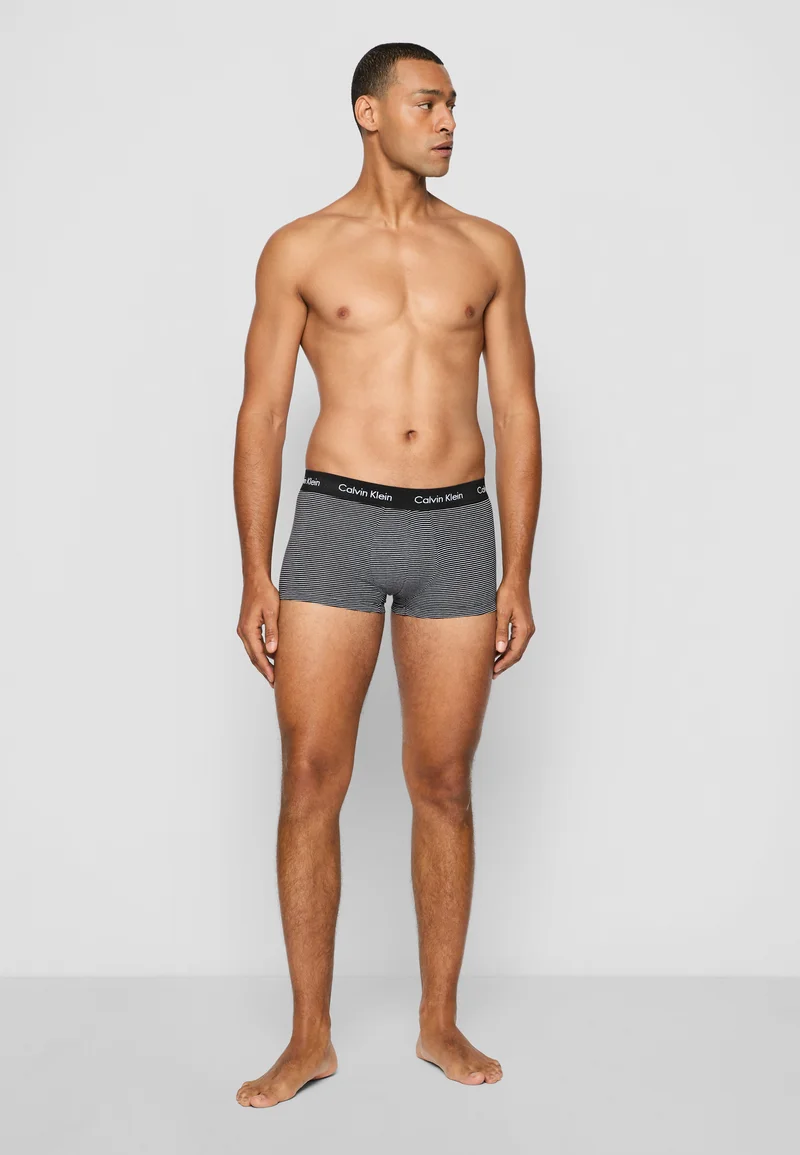 UK official online shop Calvin Klein Underwear LOW RISE TRUNK 3 PACK - Pants black/white Clothing Underwear & Socks Underpants Boxer shorts