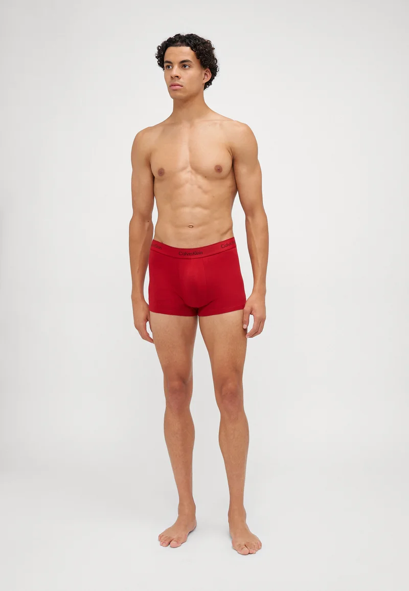 luxury lifestyle brand Calvin Klein Underwear HOLIDAY FASHIONTRUNK 3 PACK - Pants silver/black/red Clothing Sale Underwear & Socks Bathrobes Boxer briefs