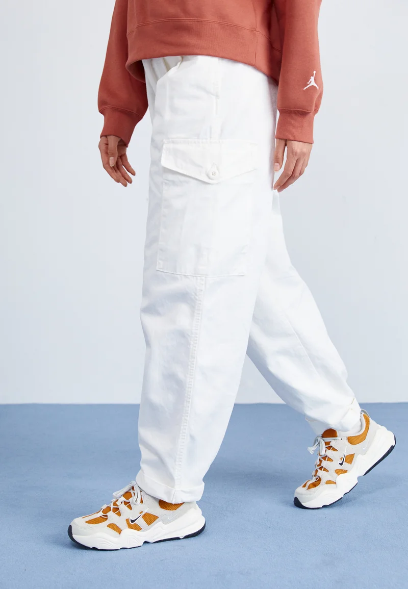 complete in specifications Carhartt WIP COLLINS PANT - Cargo trousers off-white Streetwear Sale Streetwear Clothing Socks Cargo Trousers