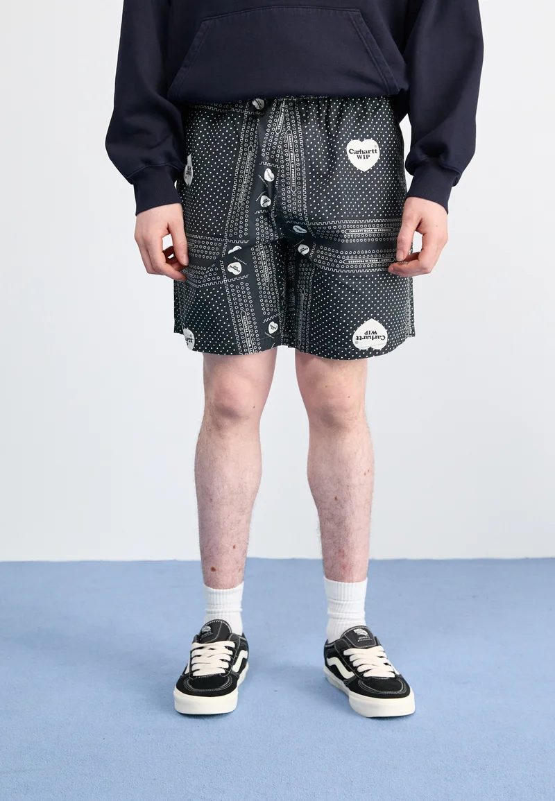 On Sale Carhartt WIP HEART BANDANA - Shorts black Streetwear Sale Streetwear Clothing Swimwear Casual Shorts