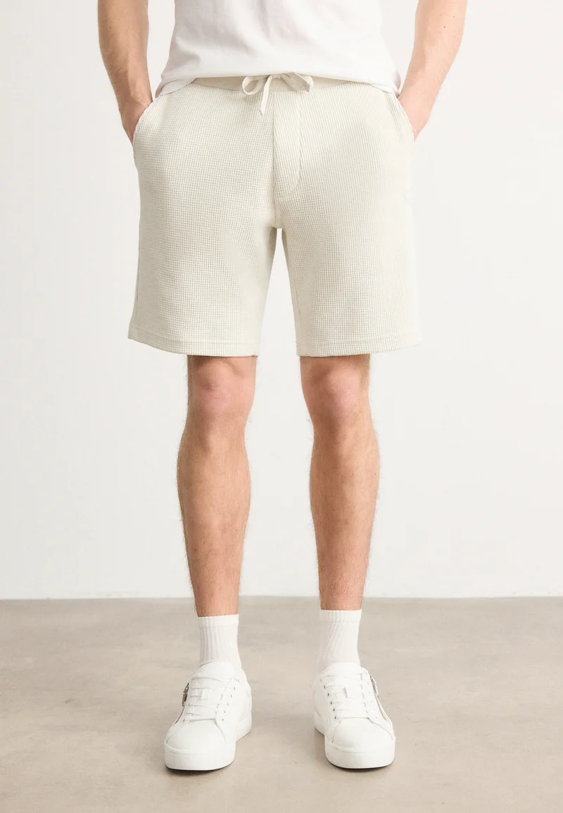 genuine Calvin Klein Jeans CHUNKY WAFFLE - Tracksuit bottoms silver birch Clothing Shorts Casual Shorts