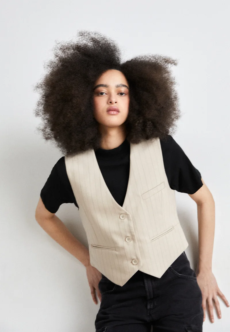 classic fashion trend Gestuz JOELLE - Waistcoat sand Clothing Jackets & Blazers Bomber Jackets