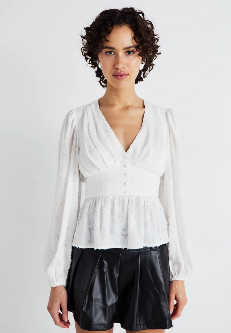low price Gina Tricot V NECK BLOUSE - Blouse cream Clothing Shirts & Blouses Blouses