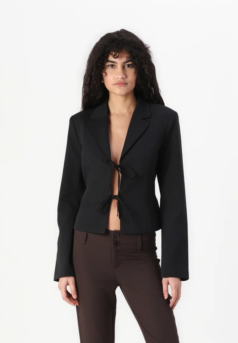 Discount Save up to Gina Tricot FITTED SLIM  - Blazer black Clothing Jackets & Blazers Blazers