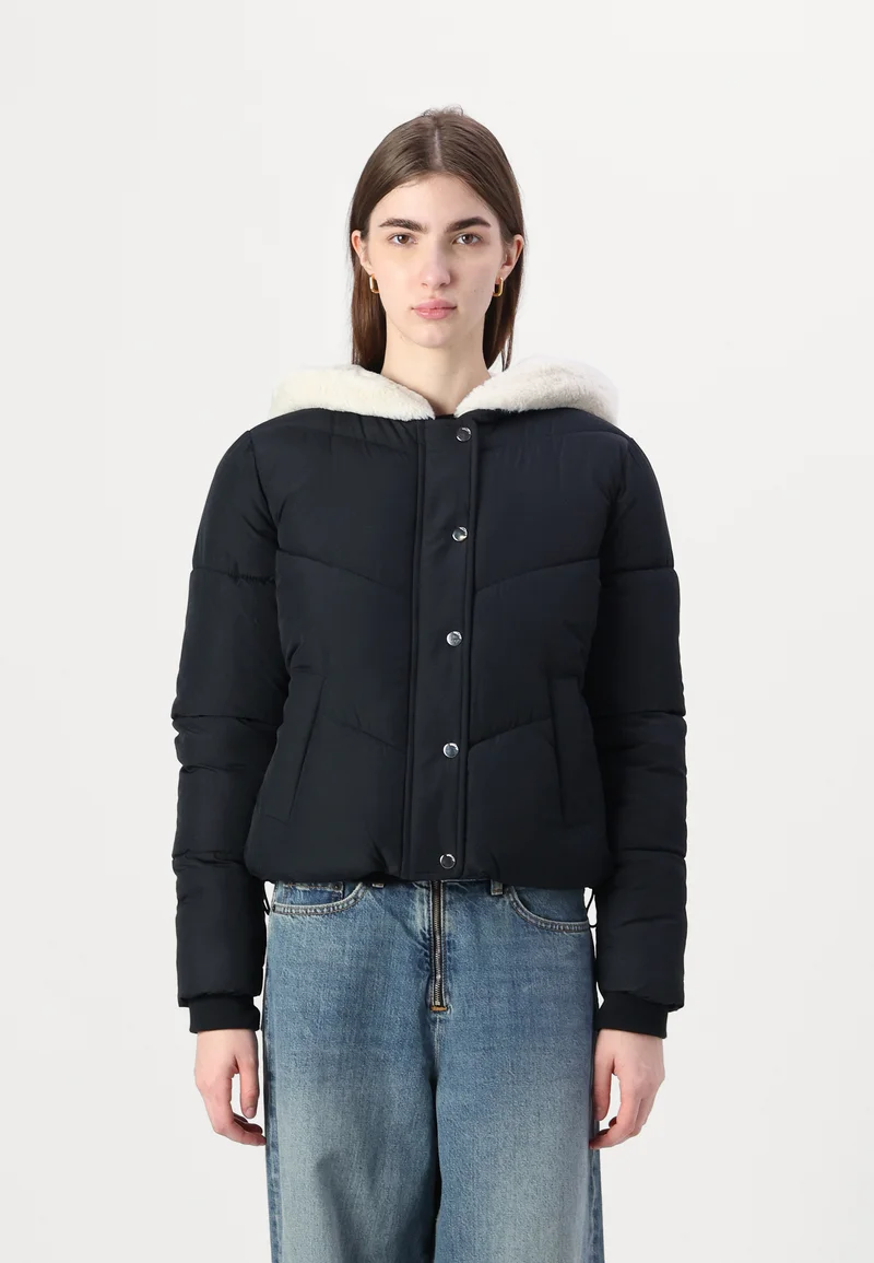 UK Factory Outlet Hollister Co. ULTIMATE COZY LINED HOODED PUFFER  - Winter jacket black beauty Clothing Jackets & Blazers Bomber Jackets