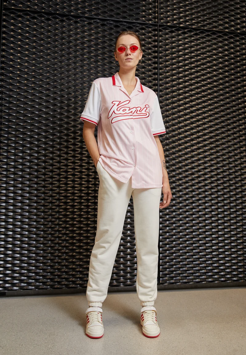 Superior Quality Karl Kani VARSITY BASEBALL - Button-down blouse light pink Streetwear Sale Streetwear Clothing Socks Blouses