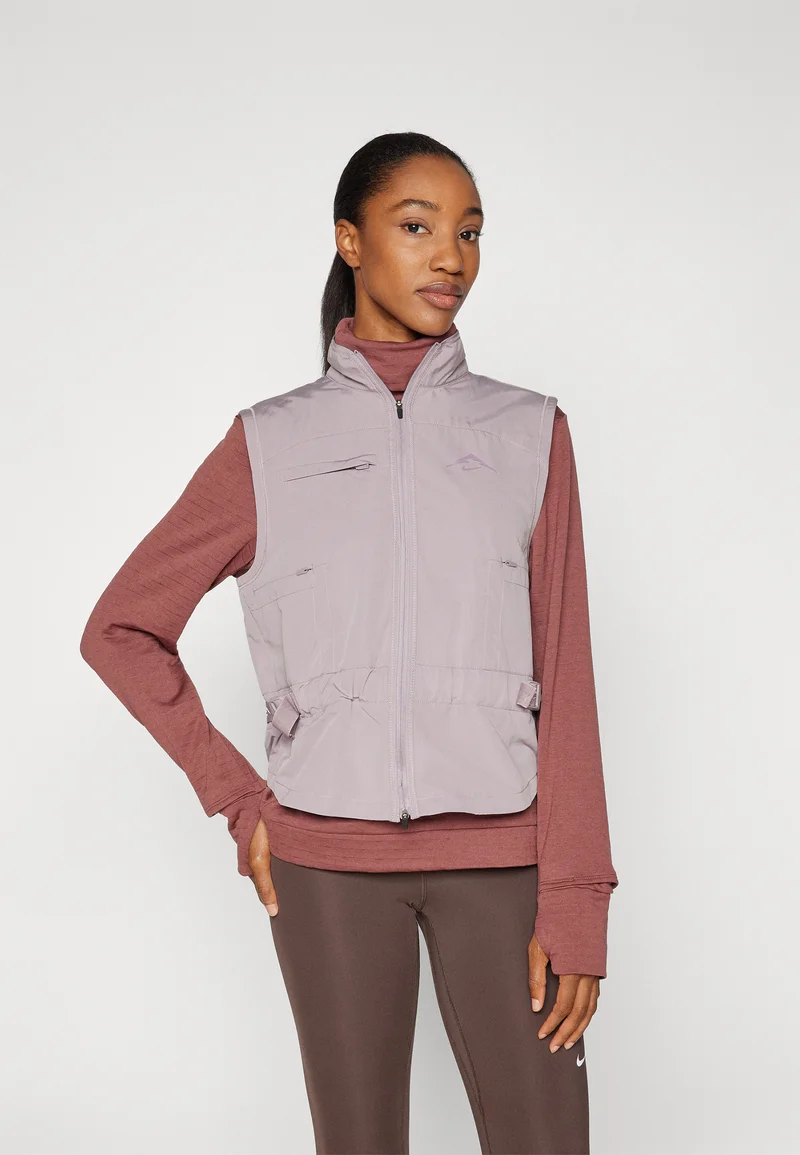authentic quality Nike Performance TRAIL REPEL VEST - Waistcoat light violet ore/red sepia Clothing Jackets & Blazers Bomber Jackets
