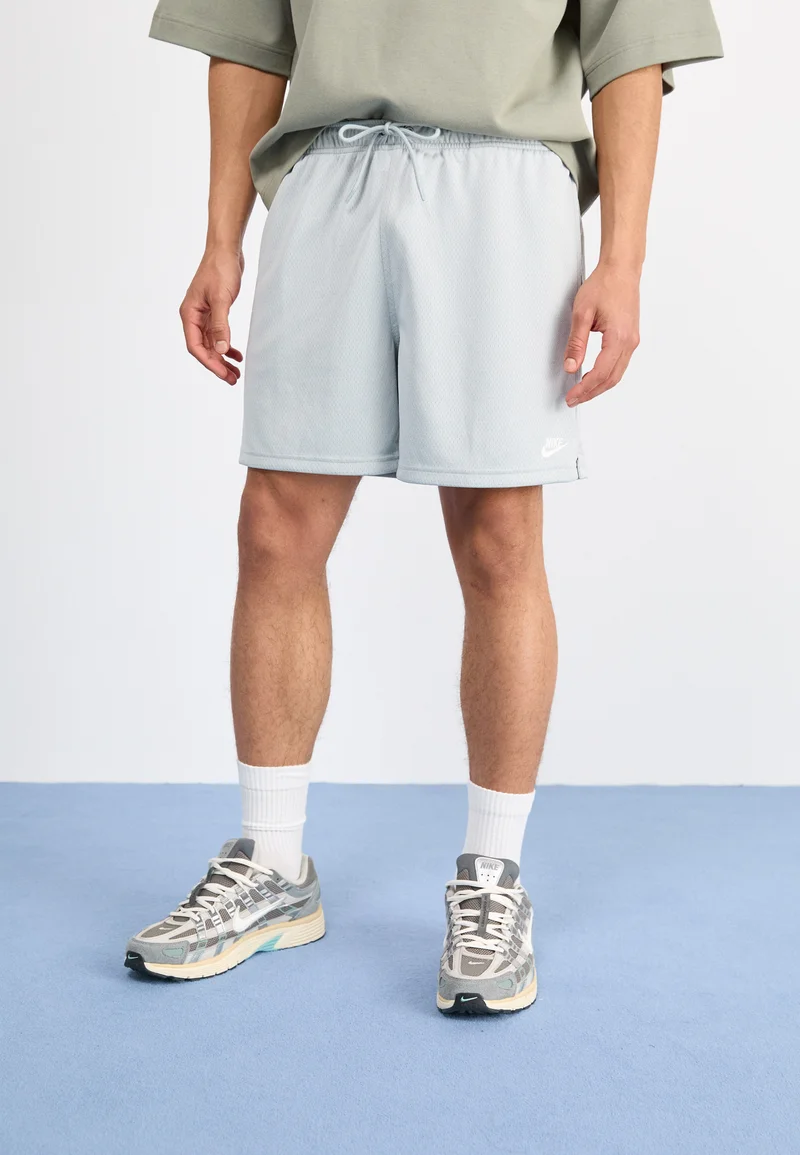 Various Colors Nike Sportswear CLUB FLOW - Shorts smoke grey Streetwear Sale Streetwear Clothing Swimwear Casual Shorts
