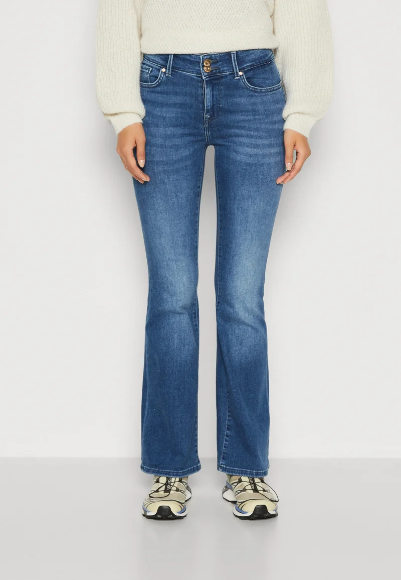 Shop ONLY ONLCHERYL RETRO - Flared Jeans medium blue denim Clothing Bootcut & Flared