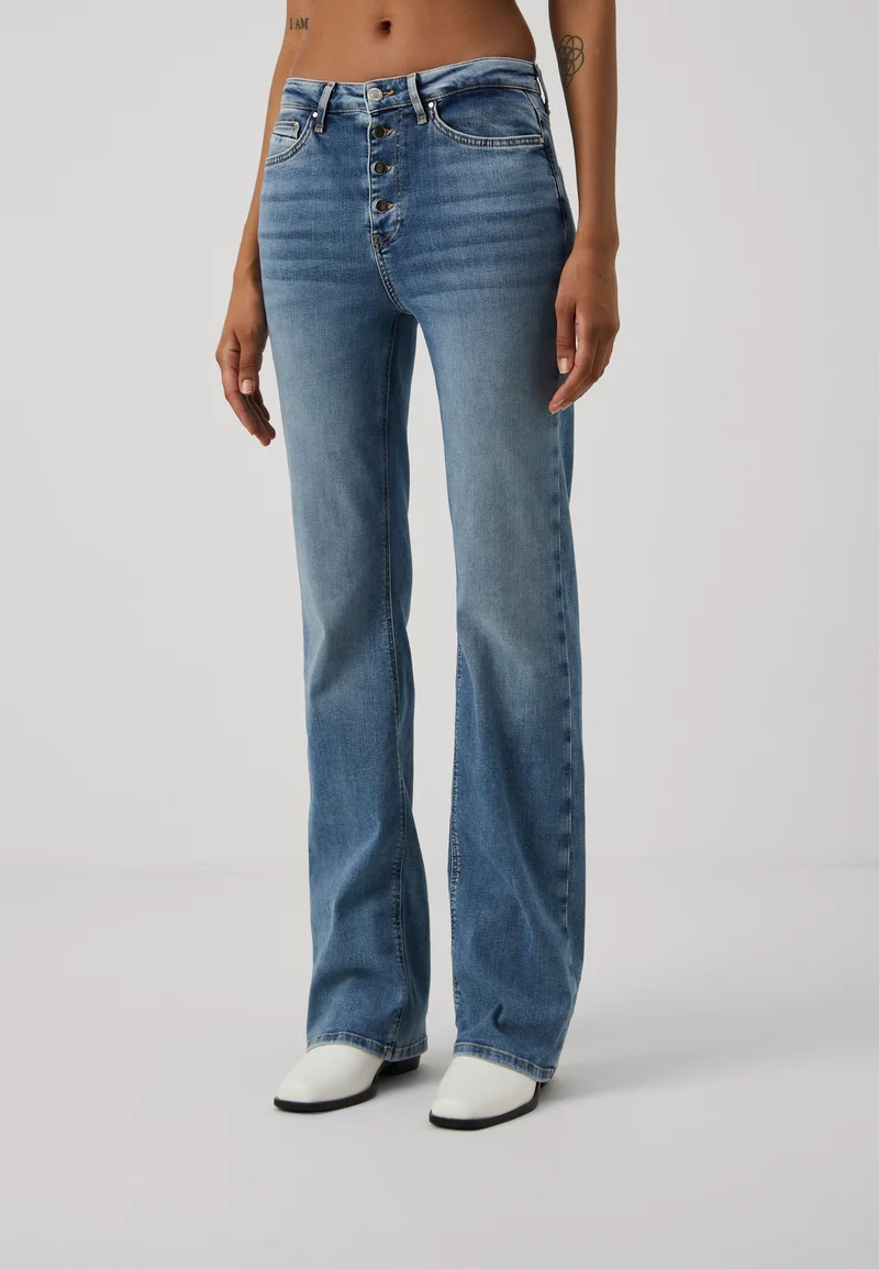 popular stores ONLY ONLPOSH SLIM FLARED BOX TAI - Bootcut jeans light medium blue denim Clothing Jeans Bootcut & Flared
