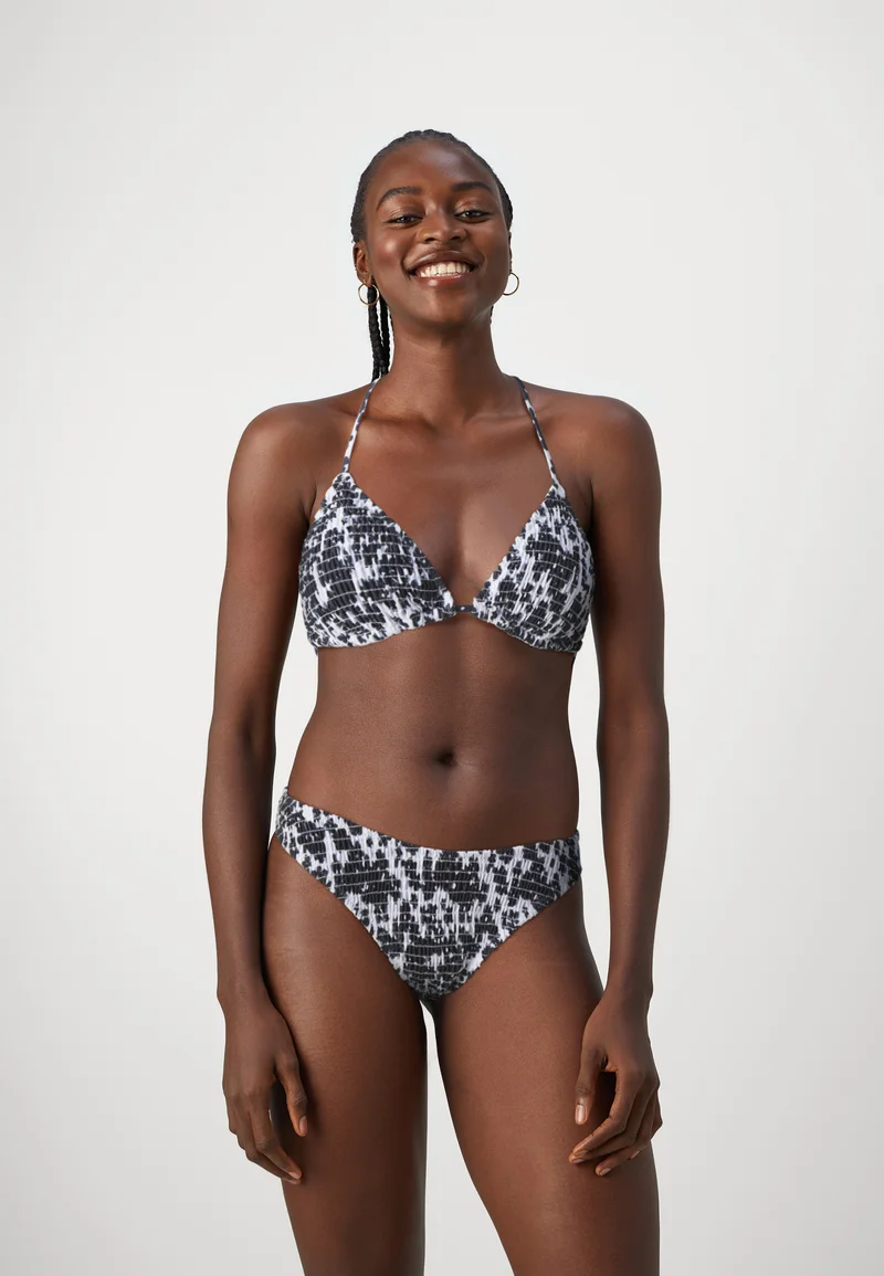 Online ONLY ONLSADIE SMOCK TIE BRIEF SET - Bikini cloud dancer/black Clothing Swimwear Beach accessories Bikini sets