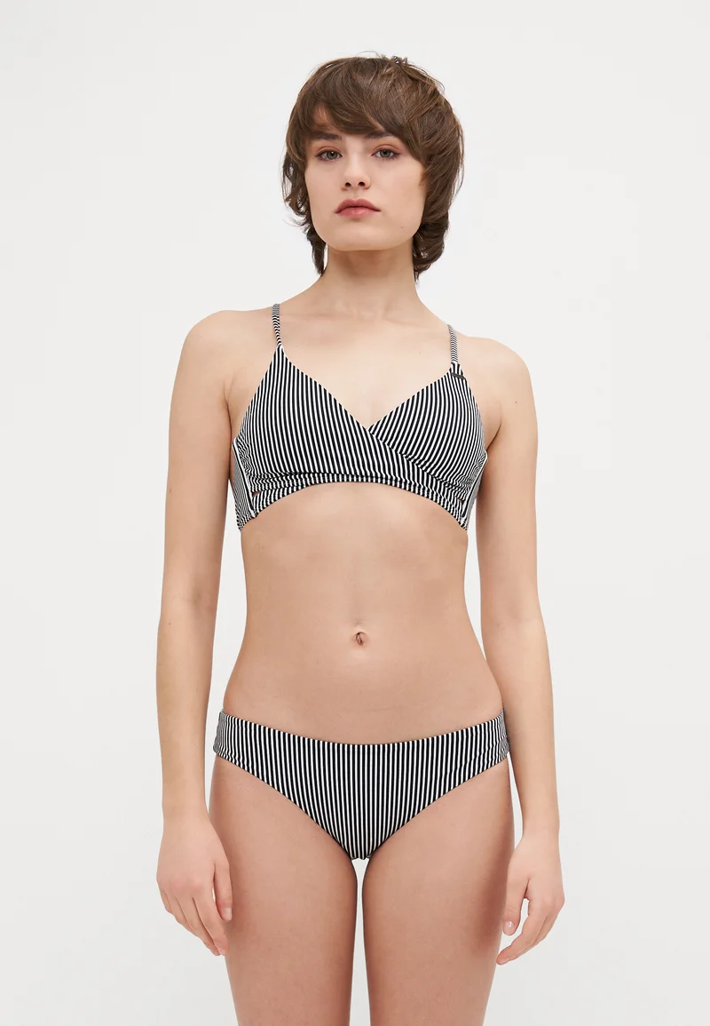 Buy Online O'Neill ESSENTIALS BAAY MAOI  - Bikini black/white Clothing Swimwear Bikinis Bikini sets