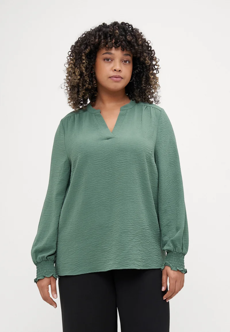 recognized brands ONLY Carmakoma CARMETTA LIFE V NECK - Blouse laurel wreath Clothing Shirts & Blouses Blouses