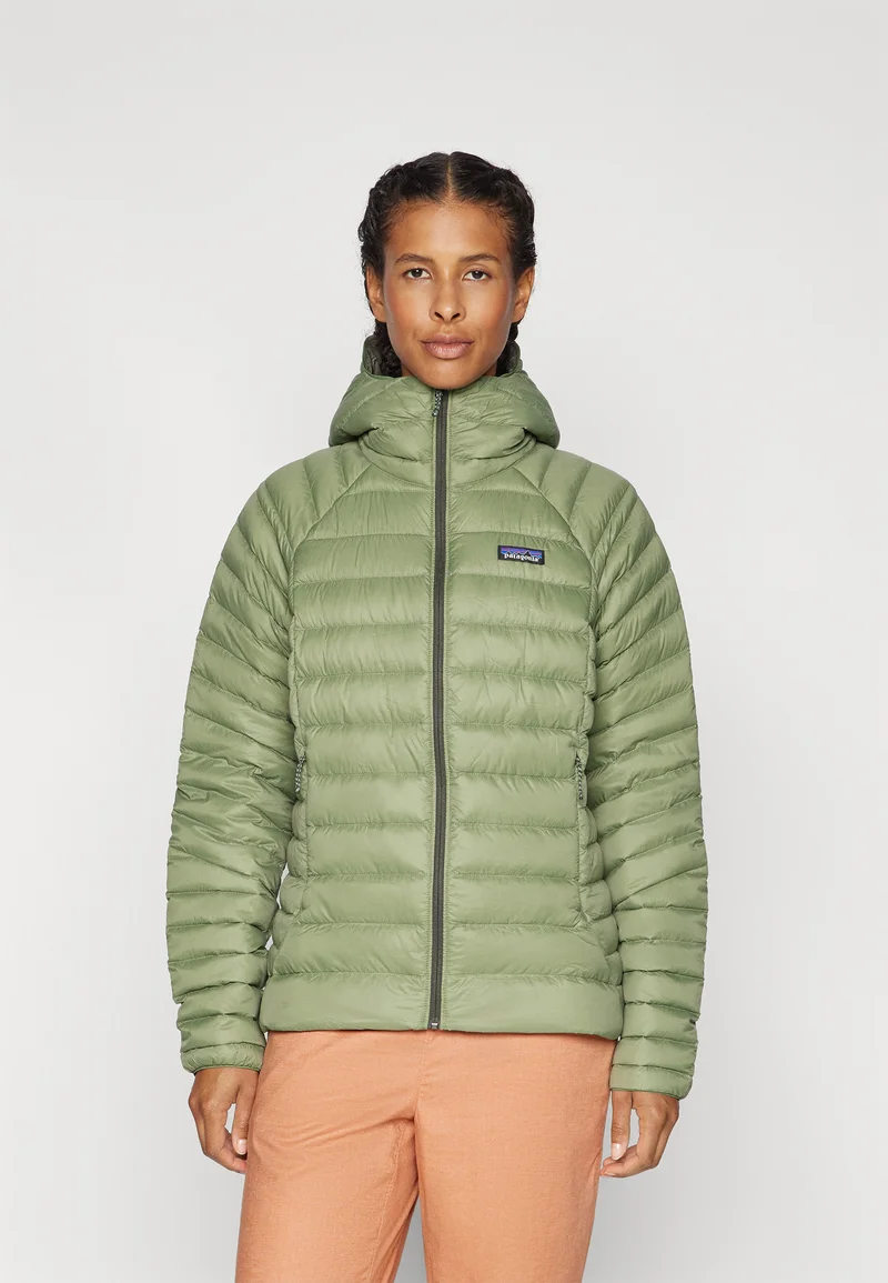 newest collection Patagonia DOWN SWEATER HOODY - Down jacket terrain green Clothing Jackets & Blazers Bomber Jackets