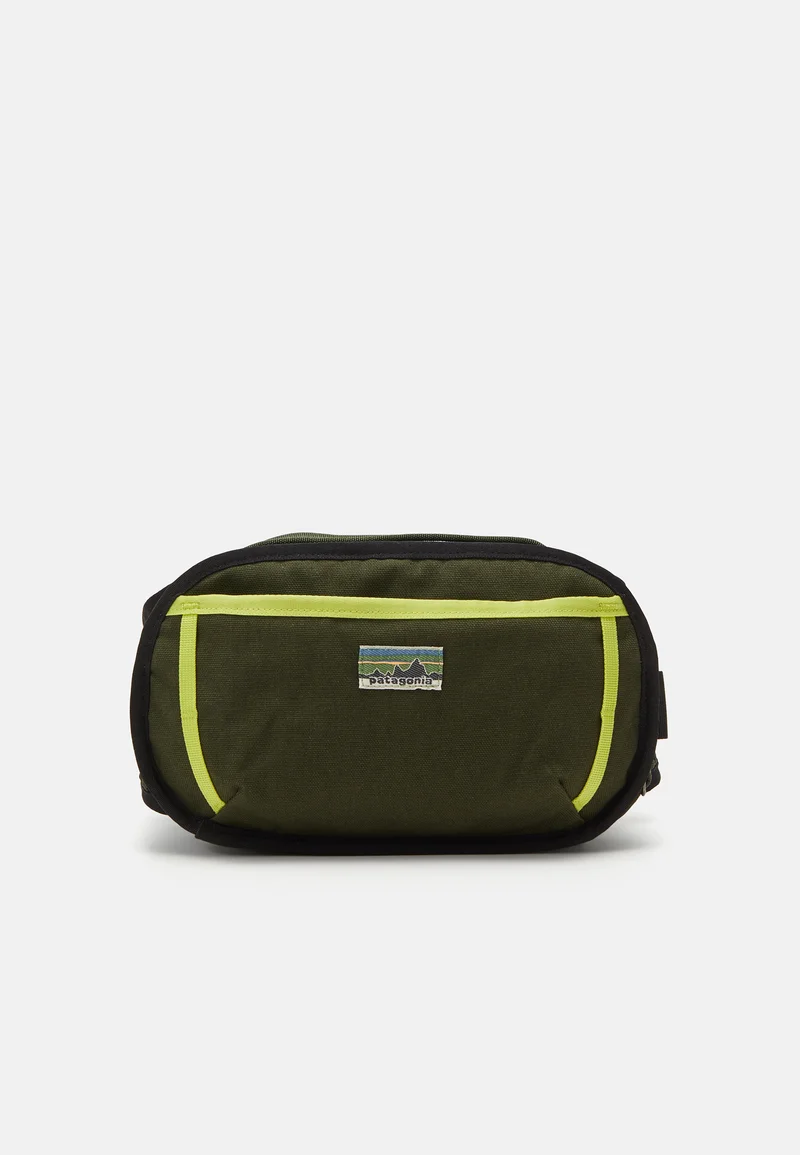 delicate colors Patagonia FIELDSMITH HIP PACK UNISEX - Bum bag pine needle green Sport Backpacks & bags Bags Bum bag