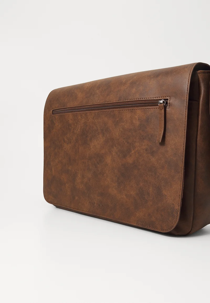 classic fashion trend Pier One UNISEX - Briefcase brown Accessories Bags & cases Business & laptop bags