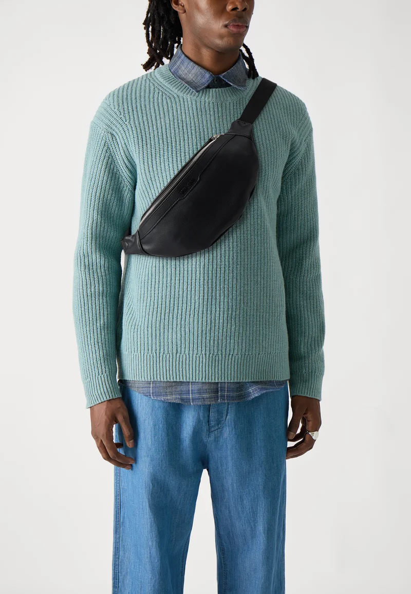 Official UK Stockists Pier One UNISEX - Bum bag black Accessories Bags & cases Bum bags