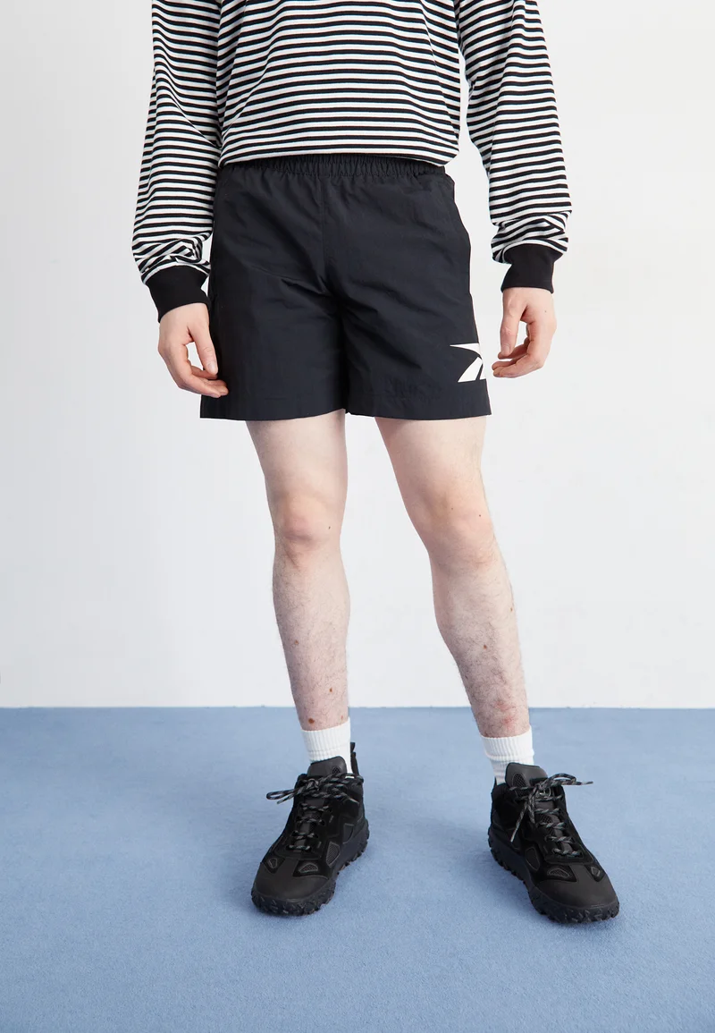 Authentic Reebok Classic VECTOR - Shorts black Streetwear Sale Streetwear Clothing Swimwear Casual Shorts