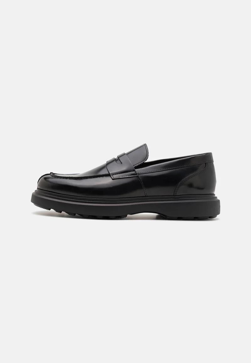 premier fashion designer Stuart Weitzman ALVIN - Smart slip-ons black Shoes Sale Business shoes