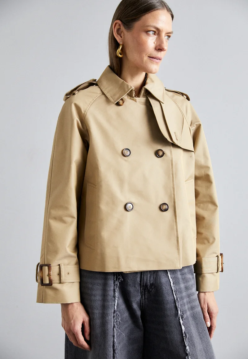 various design STUDIO ID ISLA SHORT TRENCH COAT - Light jacket camel Clothing Jackets & Blazers Bomber Jackets