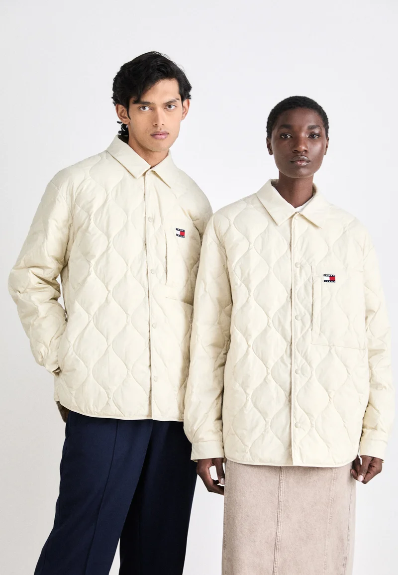 UK Factory Outlet Tommy Jeans SHACKET UNISEX - Down jacket newsprint Clothing Jackets & Blazers Bomber Jackets