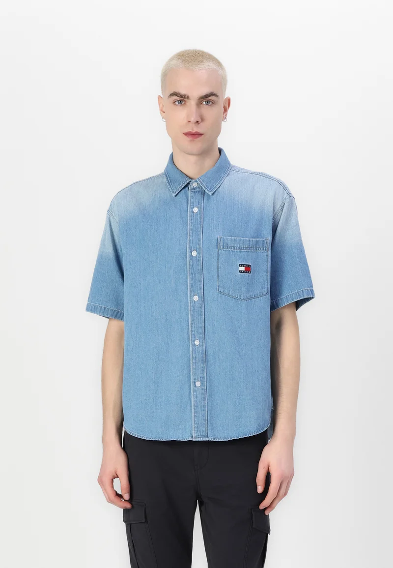 Cheapest Tommy Jeans CREST OVERSHIRT - Shirt denim light Clothing Shirts Casual Shirts