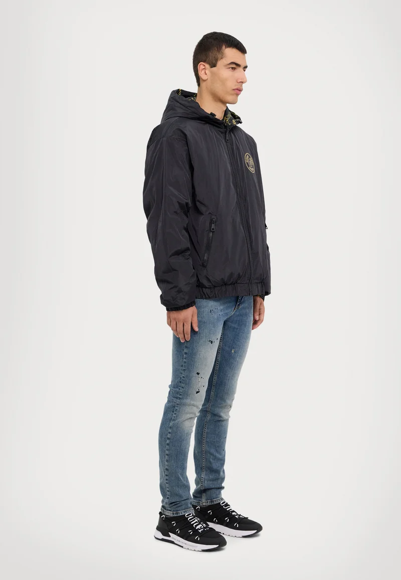 high-end Versace Jeans Couture REVERSIBLE CHAIN - Bomber Jacket black/gold Clothing Sale Jackets Gilet Bomber Jackets
