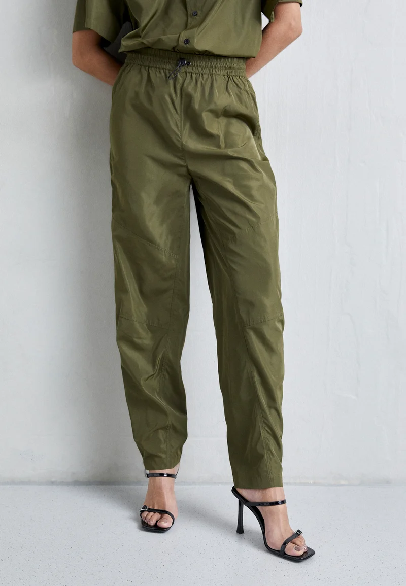 Unbeatable Offers WOOD WOOD ZELDA TECH TROUSER - Trousers pitch-dark Streetwear Sale Streetwear Clothing Socks Casual Trousers