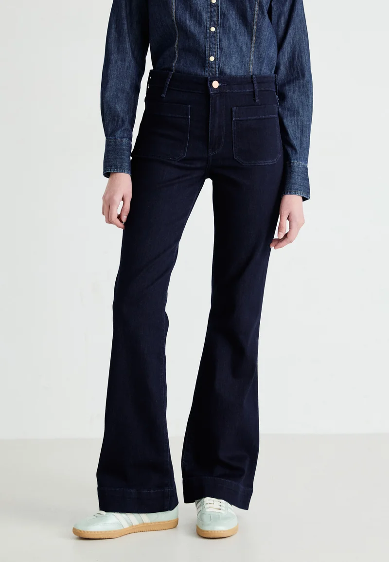 Top Designer Collections Wrangler Flared Jeans - soft moonlight Clothing Bootcut & Flared