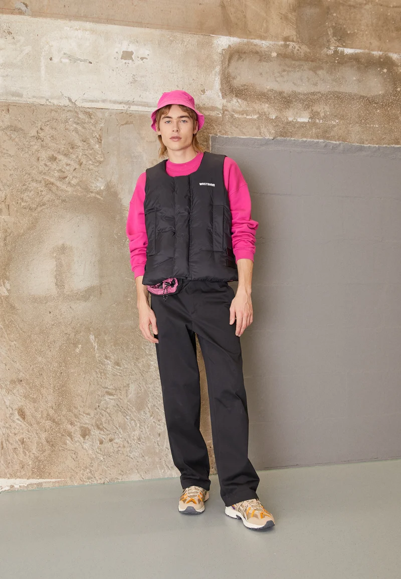 classic fashion trend WRSTBHVR AGNO VEST UNISEX - Waistcoat black Clothing Jackets & Blazers Bomber Jackets