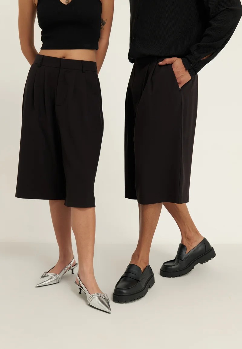 USA Sale Online Store YOURTURN BAGGY TAILORED SHORTS UNISEX - Shorts black Clothing Casual Shorts